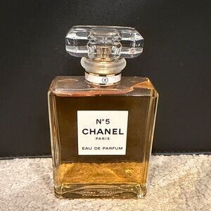 Brand New Bottle Of Chanel No. 5 Of Paris Eau De Parfum Spray 3.4 fl oz
